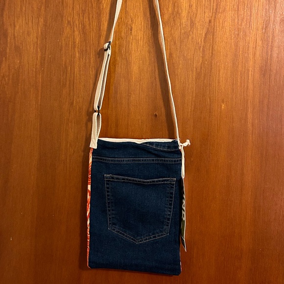 NWT Refried Apparel One Of A Kind Recycled Fabric Cross Body - Picture 2 of 8